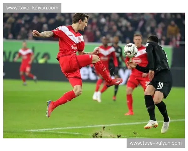 美因茨的巨龙与沙尔克的矿工:一场莱茵河畔的宿命之战